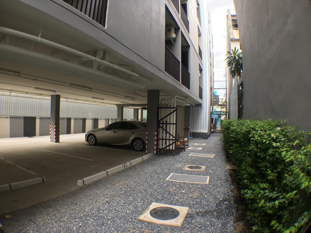 28 Place Bangkok Esterno foto
