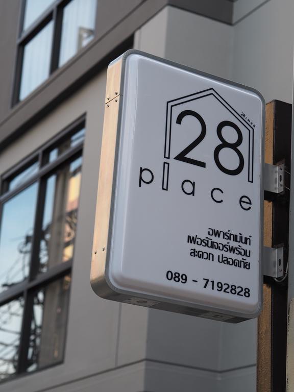 28 Place Bangkok Esterno foto