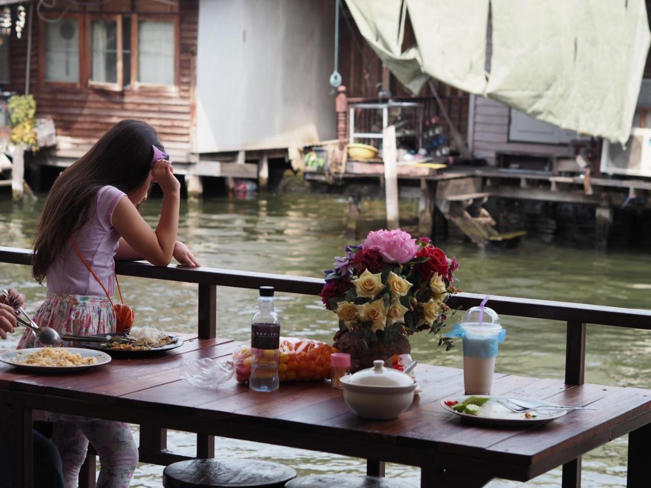 28 Place Bangkok Esterno foto