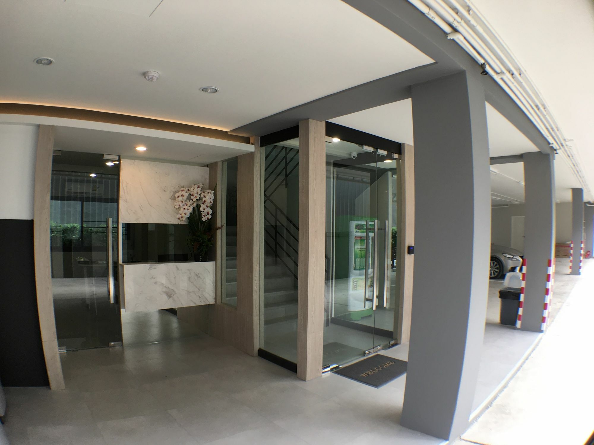 28 Place Bangkok Esterno foto